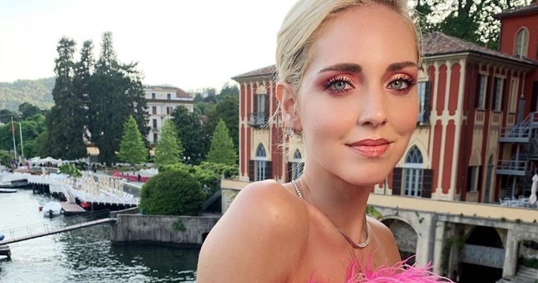 Αντέγραψε το look: Η Κιάρα Φεράνι έκανε το πιο καλοκαιρινό glam μακιγιάζ που είδαμε στο Instagram