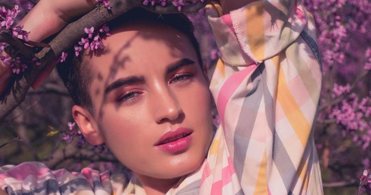 Ανόρθωση, σύσφιξη, τελειοποίηση: Το νέο προϊόν-αριστούργημα για ένα τέλειο βλέμμα 