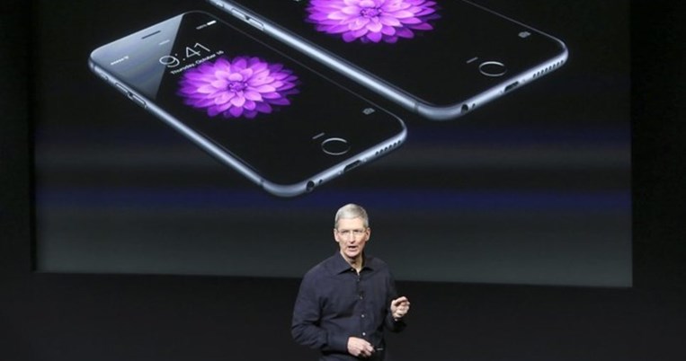 Σήμερα παρουσιάζεται το νέο μικρότερο και φθηνότερο iPhone