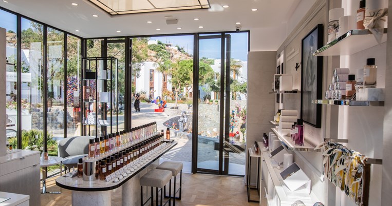 Η πρώτη μπουτίκ «Maison Christian Dior» στην Ελλάδα μας υποδέχεται και φέτος στη Μύκονο 