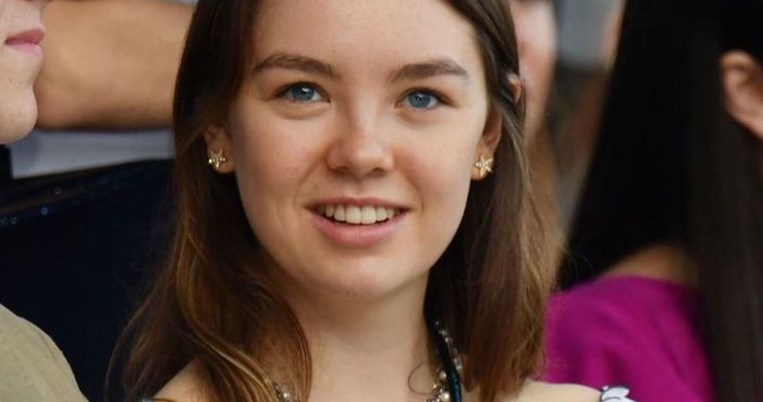 Η 20χρονη πριγκίπισσα Αλεξάντρα του Ανόβερο έκανε την καλοκαιρινή εμφάνιση που μας δίνει ιδέες