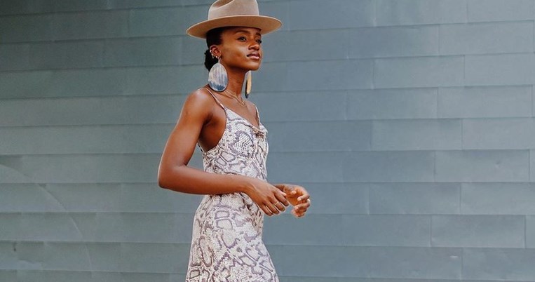 Αυτό το στυλ φορεμάτων κυριαρχεί σε όλες τις εξόδους: Το λατρεύουν οι στιλάτες γυναίκες