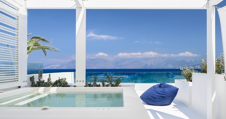 The Island Concept Boutique Hotel: To εντυπωσιακό νέο παραθαλάσσιο θέρετρο στην Κρήτη
