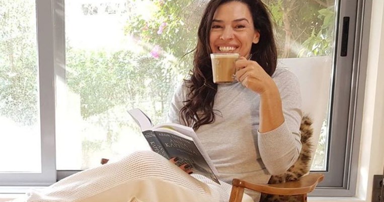 Στο σπίτι της Ναταλίας Δραγούμη στο Μαρούσι από το ντους βλέπεις τα αστέρια