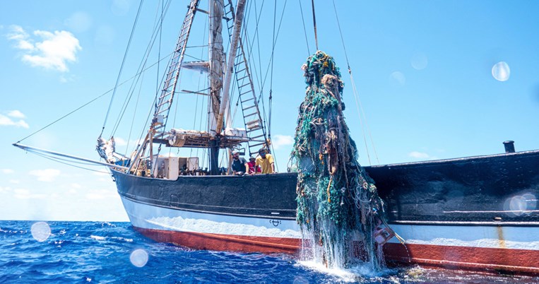 103 τόνοι πλαστικού ανασύρθηκαν από τη θάλασσα: Η μεγαλύτερη αποστολή καθαρισμού στην ιστορία