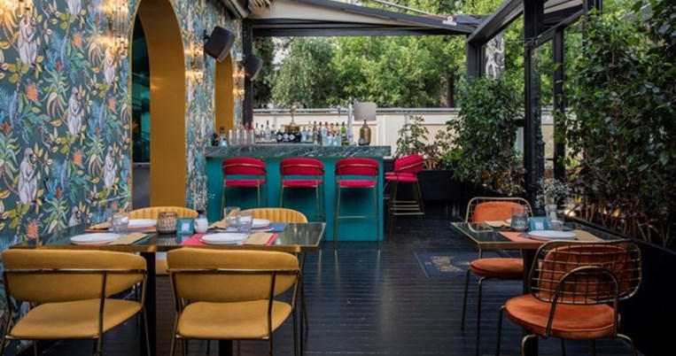Ένα από τα ομορφότερα bar-restaurant της Αθήνας, στην Κηφισιά: Απολαυστικό blend Ανατολής και Δύσης