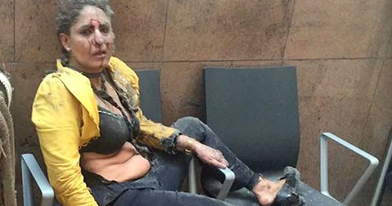 Η Ινδή αεροσυνοδός που έγινε άθελά της το «πρόσωπο» των επιθέσεων