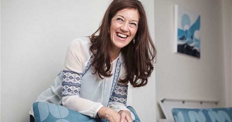 Ελληνίδα πολιτογραφήθηκε η Βικτόρια Χίσλοπ, η συγγραφέας του μυθιστορήματος «Το Νησί»