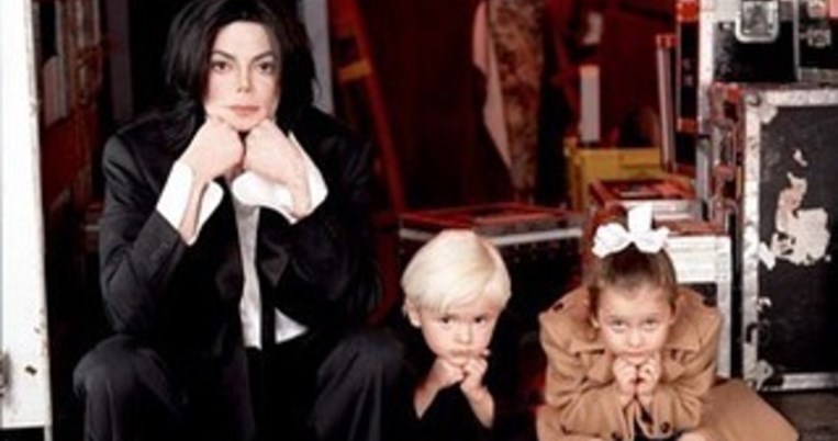 Γιατί ο Μάικλ Τζάκσον επέμενε να φοράει μάσκες στα παιδιά του; Η αποκάλυψη της κόρης του