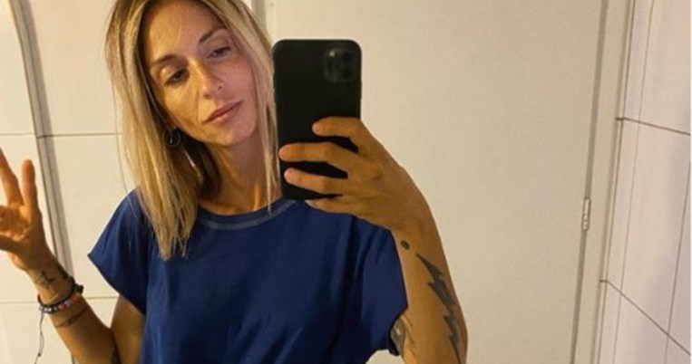 «Σχεδόν ξύπνια, σχεδόν ντυμένη»: Η Σοφία Καρβέλα μόλις ξύπνησε και ανέβασε φωτό στο ίνσταγκραμ