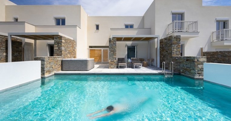 Σε ένα νέο ξενοδοχείο της Πάρου, κομψότητα και πολυτέλεια δεν πατούν στο γήπεδο του απρόσωπου