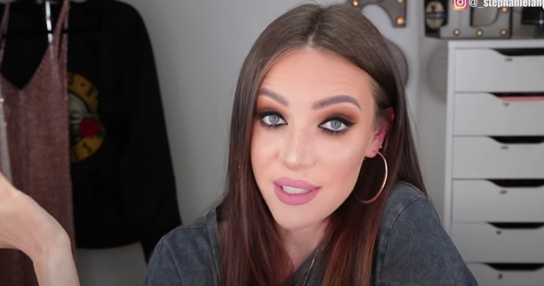 Γιατί δεν θα αποκτήσουμε ποτέ το σώμα μιας influencer. Μια YouTuber ξεκαθαρίζει τα πράγματα