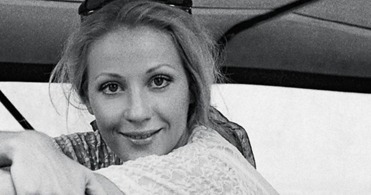 Η αδημοσίευτη φωτογραφία της Ζωής Λάσκαρη στο διαμέρισμα της στο Κολωνάκι τη δεκαετία του '60