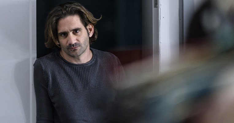 Ο Οδυσσέας Παπασπηλιώπουλος ποζάρει για πρώτη φορά μαζί με τη σύντροφό του, Μαρίζα Ρίζου