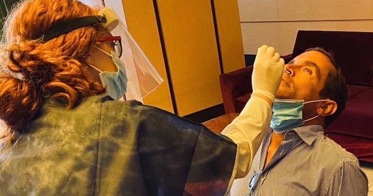 Ο Κωνσταντίνος Μαρκουλάκης και η Μαρία Καβογιάννη ξεκίνησαν πρόβες με μοριακό τεστ για τον κορονοϊό