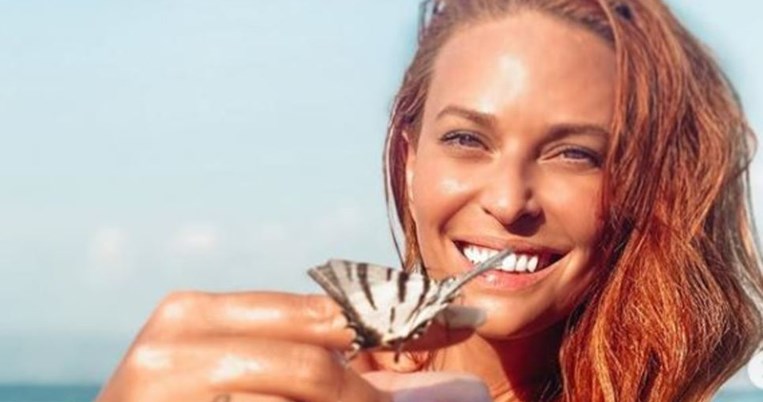 Με μικροσκοπικό, μαύρο μπικίνι, πιο «ανεβασμένη» και πιο αδύνατη από ποτέ η Σίσσυ Χριστίδου 