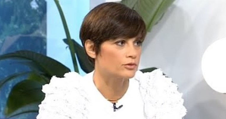 Άννα Μαρία Παπαχαραλάμπους: «Ο θάνατος της μητέρας μου μού υπενθύμισε αυτό: “Ξύπνα, ζήσε τώρα”»