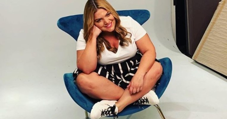 «Μην επιτρέπετε σε κανέναν να σας μπλέξει σε λαβύρινθους»: Η Δανάη Μπάρκα διαβάζει βιβλία