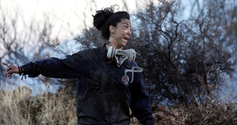 Η ηρωίδα της φωτιάς της Αναβύσσου: Ελληνίδα που πάλεψε με τις φλόγες έγινε γνωστή σε όλο τον κόσμο