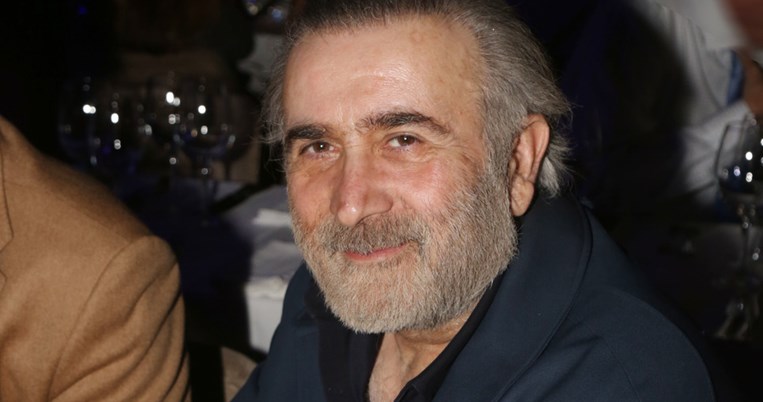 «Ο μπαμπάς και η μαμά! Υπήρξαν! Ο Μήτσος και η Ριρίκα»: Ο Λαζόπουλος στο πατρικό του στη Λάρισα 