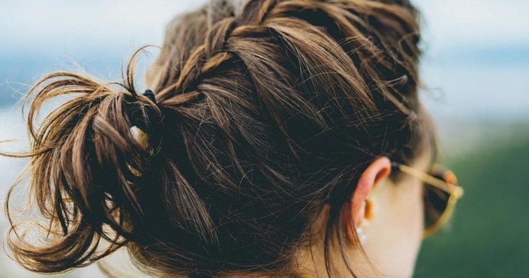 Ανταύγειες για καστανά μαλλιά: 10 φωτογραφίες για να δείξεις στον κομμωτή σου