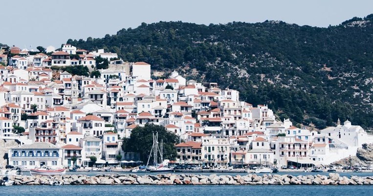 Ένα ελληνικό νησί των Βορείων Σποράδων στα 30 μυστικά νησιά του κόσμου