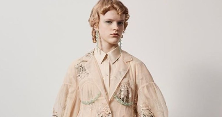 Η απλότητα ισούται με την αριστοκρατικότητα: Η νέα εποχή φέρνει μία ολόφρεσκη τάση στο μακιγιάζ