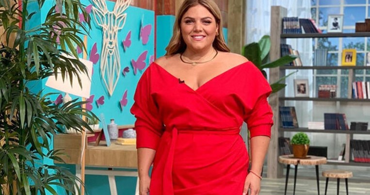 «Oι γονείς μου χώρισαν, αλλά λατρεύονται»: H Δανάη Μπάρκα μίλησε για το διαζύγιο των γονιών της