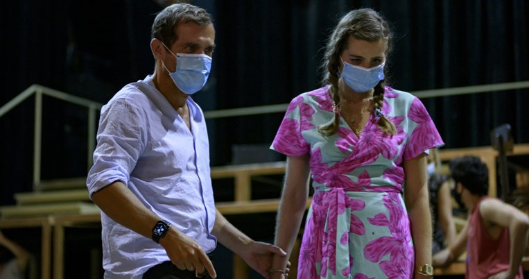 Είδαμε το πρώτο teaser βίντεο από την θεατρική παράσταση το Τρίτο Στεφάνι σε σκηνοθεσία Μαρκουλάκη