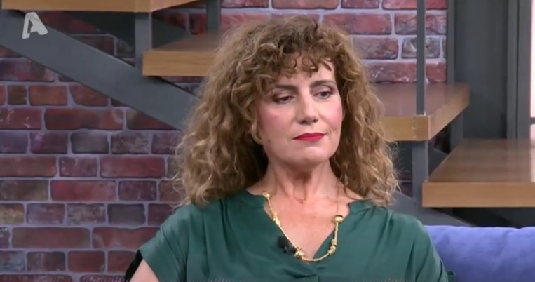 «Όταν έμεινα έγκυος στα πενήντα μου, μια γυναίκα μου είπε: “Αργήσατε, ε; Κατευθείαν γιαγιά;”»