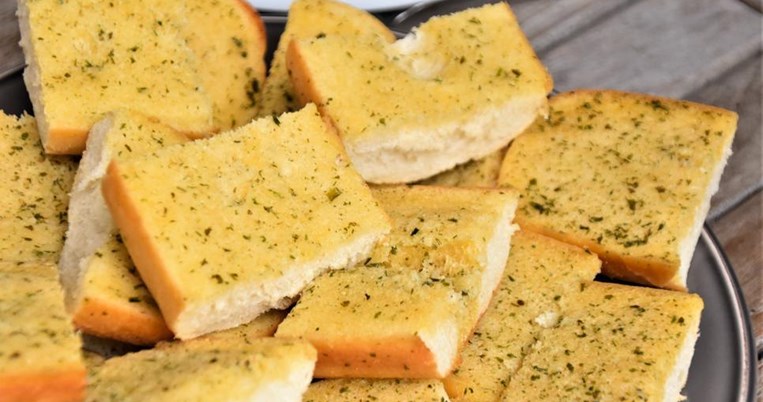 Το ξέρεις ότι εάν θέλεις να τρως ψωμί σου λείπει η σεροτονίνη;  Πώς να το αντιμετωπίσεις 