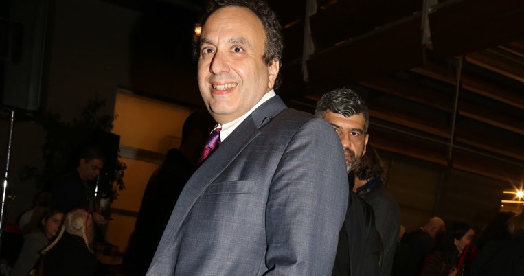 Το κορίτσι που του έσωσε τη ζωή: Μια σπάνια φωτογραφία του Χρήστου Χωμενίδη με την κόρη του, Νίκη