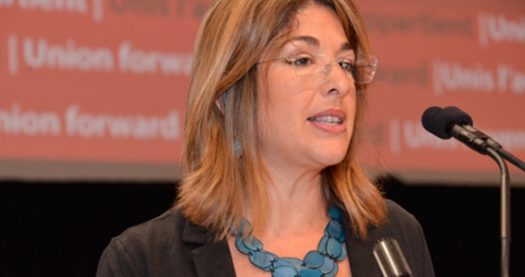 «Όταν βρίσκεσαι μέσα σε μία τρύπα, καλό είναι να σταματήσεις να σκάβεις»