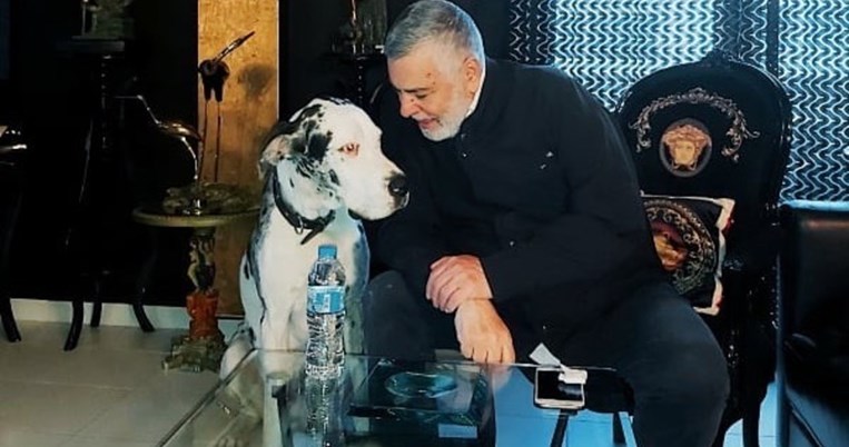 «Δεν κάνω παρέα κανέναν. Μόνο με τον γιατρό μου τον καρδιολόγο και τη φίλη μου την πνευμονολόγο»