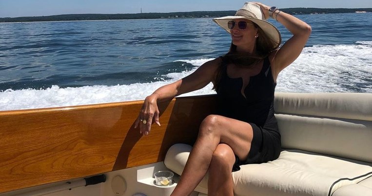 «Στα 55 μου είμαι ακόμα στην αρχή»: Νέο συμβόλαιο με πρακτορείο μοντέλων για την Μπρουκ Σιλντς