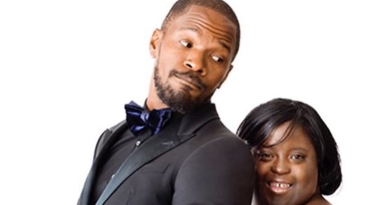 Η ιστορία της αδερφής του Τζέιμι Φοξ με σύνδρομο Down που μόλις πέθανε 36 ετών:«Γεννημένη χορεύτρια»