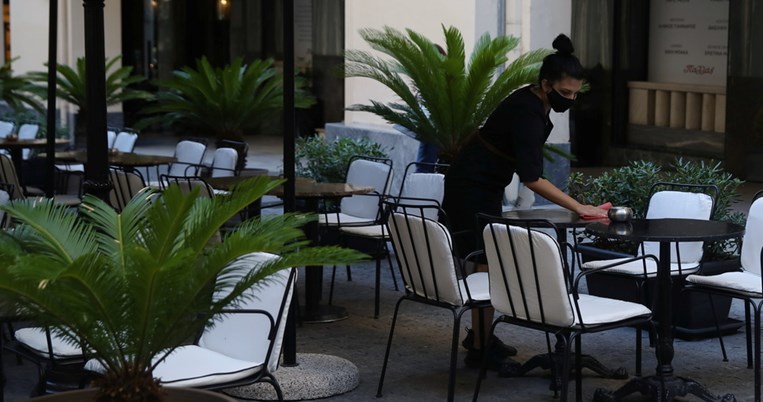 Κλείνουν εστιατόρια, μπαρ, θέατρα και σινεμά. Αυτά είναι τα νέα μέτρα που θα ισχύσουν από Τρίτη