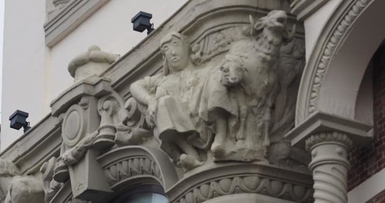 Πανέμορφο άγαλμα στην Παλένθια της Ισπανίας παραμορφώθηκε τραγικά λόγω κακής αποκατάστασης