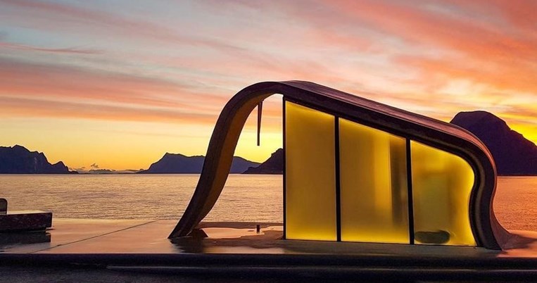 Με θέα το Βόρειο Σέλας: Η ομορφότερη δημόσια τουαλέτα στον κόσμο βρίσκεται στη Νορβηγία