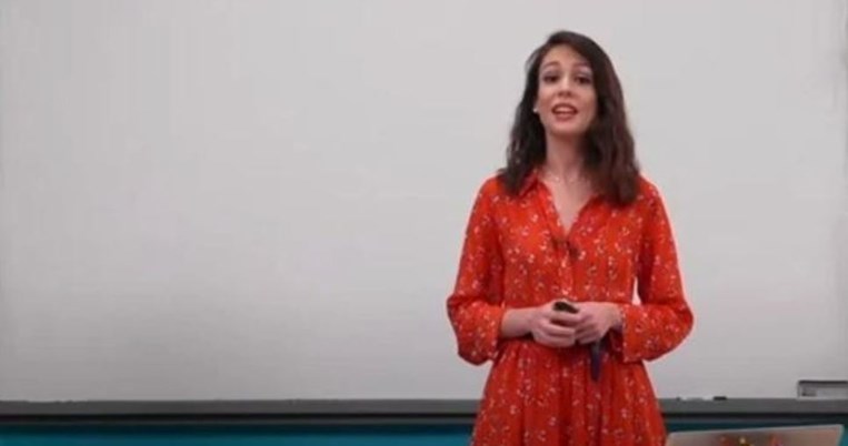 Viral έχει γίνει η δασκάλα της εκπαιδευτικής τηλεόρασης που είχε πάρει μέρος στο Shopping Star