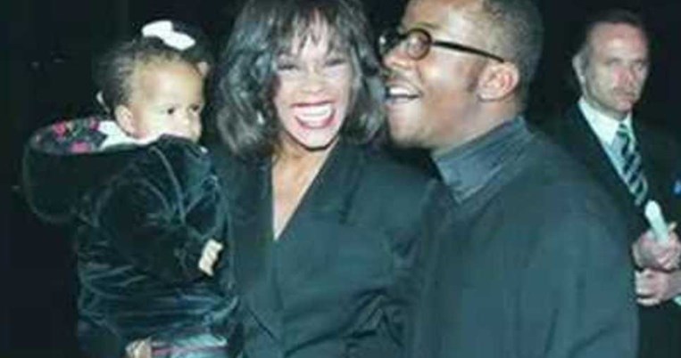 «Η πρώτη φορά που είδα τη Γουίτνεϊ να κάνει ναρκωτικά ήταν την ημέρα του γάμου μας»