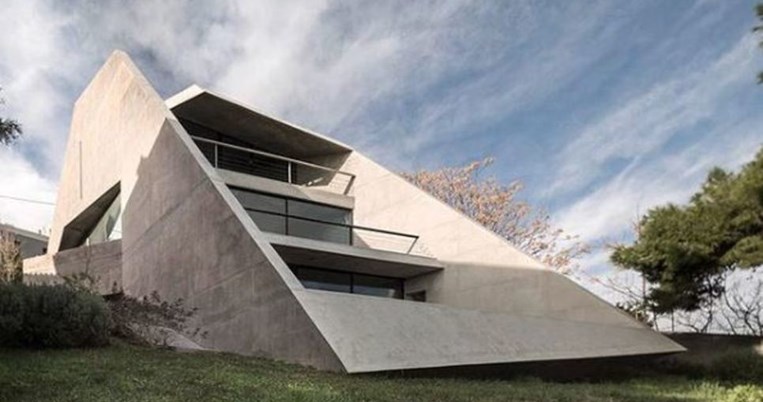 Ένα πανέμορφο, υπερσύγχρονο σπίτι στην Καλλιτεχνούπολη μοιάζει με αληθινό έργο τέχνης