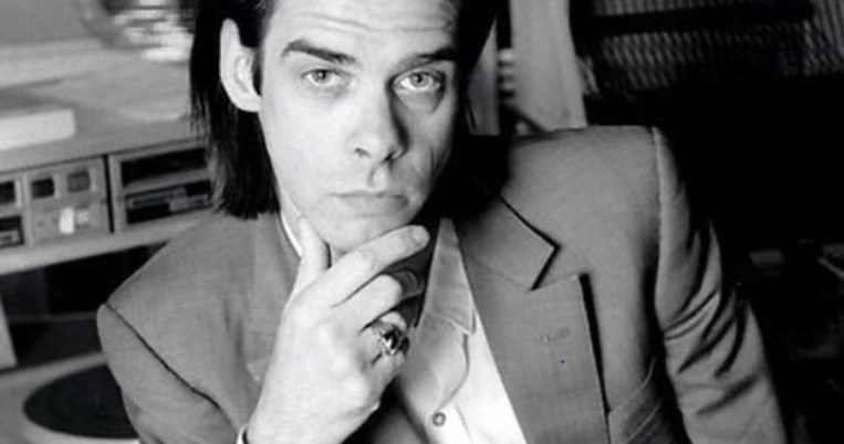 Τα καραντίνο-memes του Nικ Κέιβ είναι τόσο αστεία που ξορκίζουν μακριά το lockdown