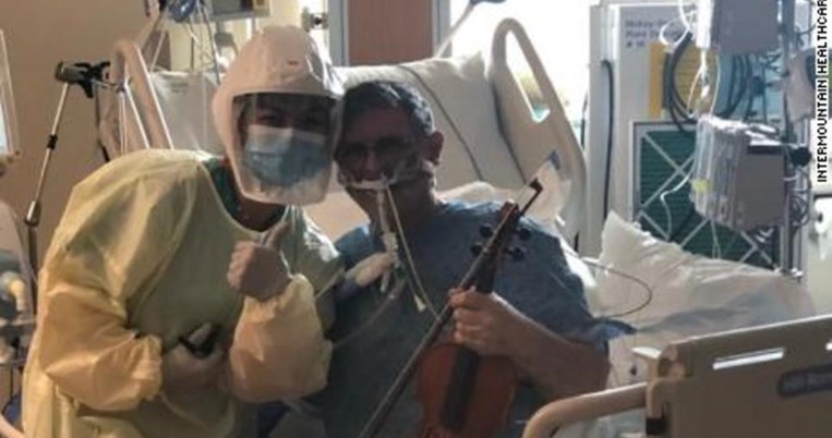 Ασθενής σε ΜΕΘ δε μπορεί να μιλήσει, αλλά παίζει βιολί για να ευχαριστήσει το νοσηλευτικό προσωπικό