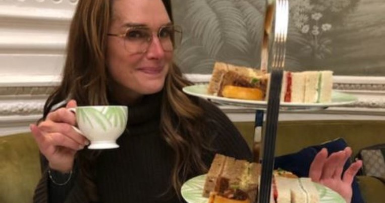 H 17χρονη κόρη της Μπρουκ Σιλντς, Ροουάν, έχει ψηλώσει εντυπωσιακά πολύ 