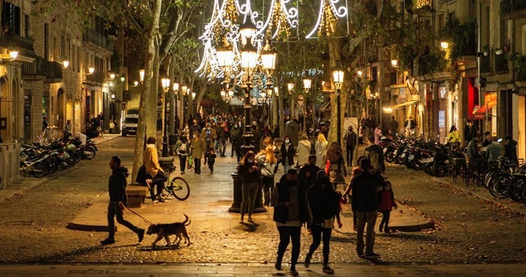 Ταξίδια μέσω εικόνων: Η Μαδρίτη στόλισε - η ζωή συνεχίζεται  