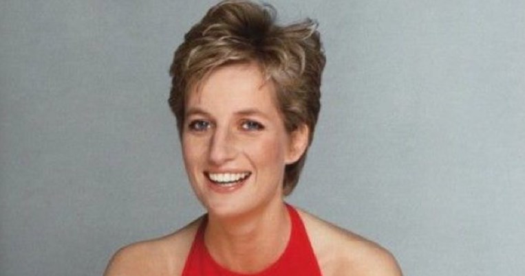 Μια αγνώριστη πριγκίπισσα Νταϊάνα. Σπάνιες φωτογραφίες με μπικίνι στο σκάφος του Valentino