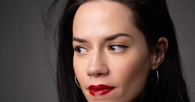 Η permanent makeup artist που θα σε βοηθήσει να κατακτήσεις το βλέμμα που σου ταιριάζει περισσότερο