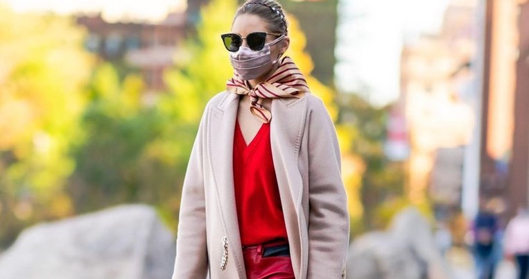 «Είμαι μικρόσωμη, με καμπύλες και μόλις βρήκα το τέλειο παντελόνι»: H ανακάλυψη μιας fashion editor