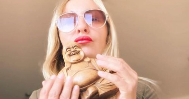 H απίθανη θέα από το διαμέρισμα του Αποστόλη Τότσικα και της Ρούλας Ρέβη: Στόλισαν για τις γιορτές